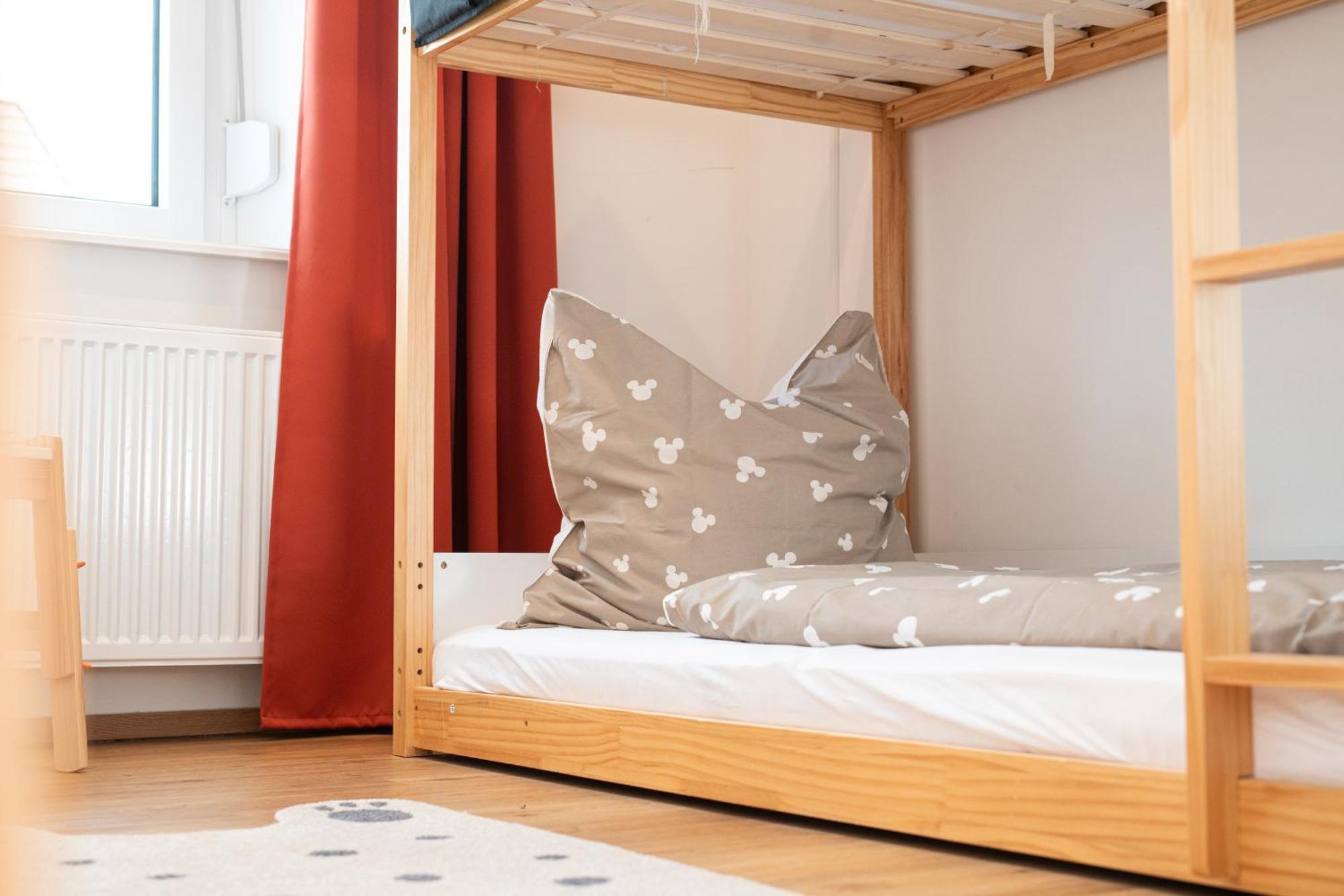 Bunter Hund Apartments - Zentrales Apartment, Parkplatz, Wintergarten, Kinderzimmer Rothenburg ob der Tauber Ngoại thất bức ảnh